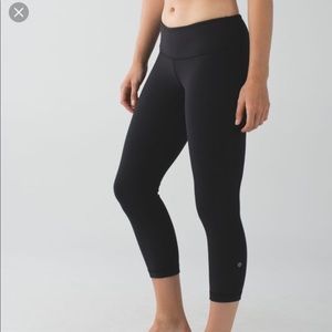 Lululemon athletica Wunder Under crop, size 6